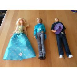 Barbies verschillende merken en uit verschillende jaren.