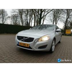 Volvo V60 D3 Momentum ADAPTIVE CRUISE*LUXE*D.RIEM NIEUW*VOL!