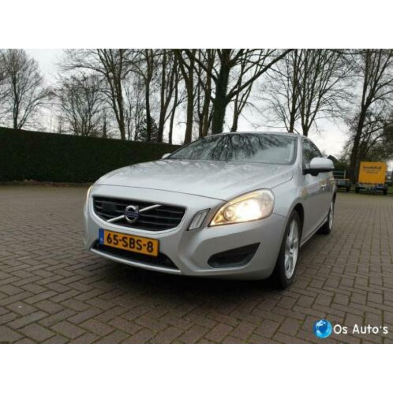 Volvo V60 D3 Momentum ADAPTIVE CRUISE*LUXE*D.RIEM NIEUW*VOL!