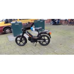 Zeer nette tomos met blauwe kenteken start en rijd goed