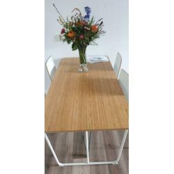 Tafel en 6 stoelen