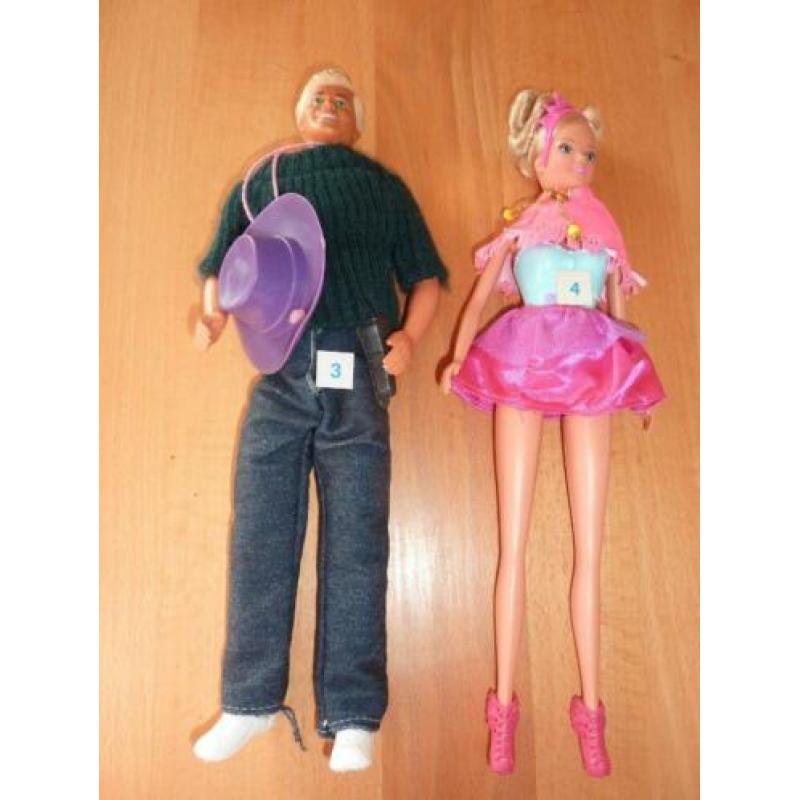 Barbies verschillende merken en uit verschillende jaren.