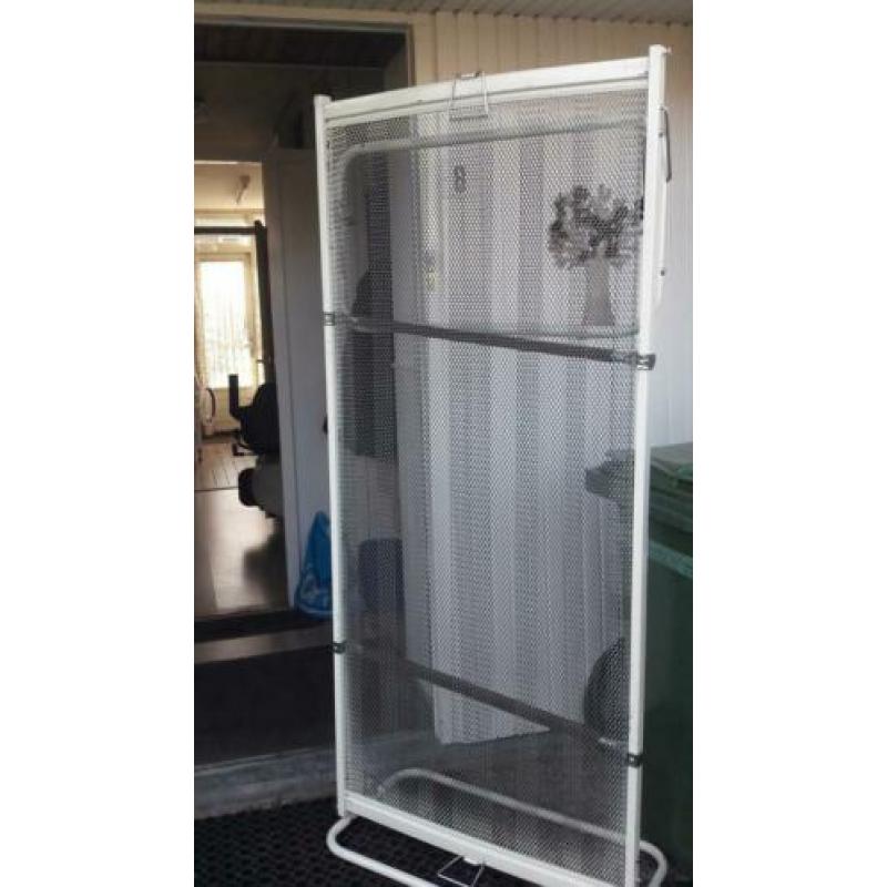 190 x 80 cm.. inclusief matras..