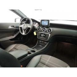Mercedes-Benz A-Klasse 180 Aut7 AMG-line (leer,navi,xenon)