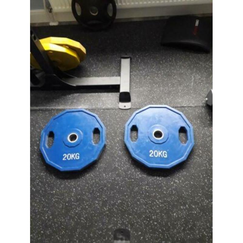 217,5 kg rubber gewichtschijven+ olympische stang +...