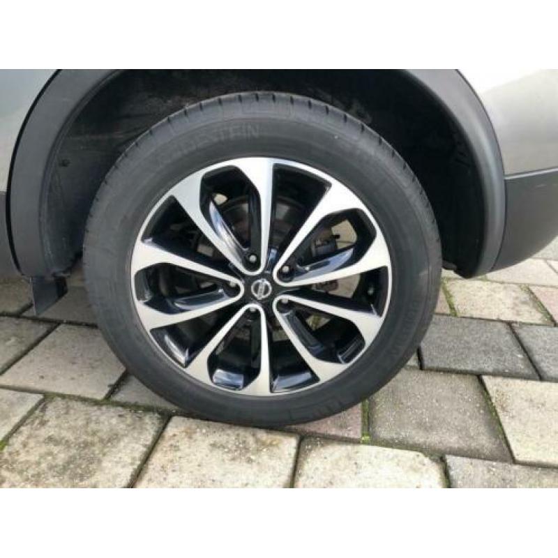 Nissan Qashqai 1.6 Connect Edition Pano Navi Cruise Facelift