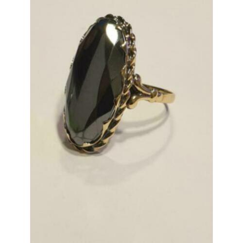 Mooie 14 karaat gouden ring met Hematiet