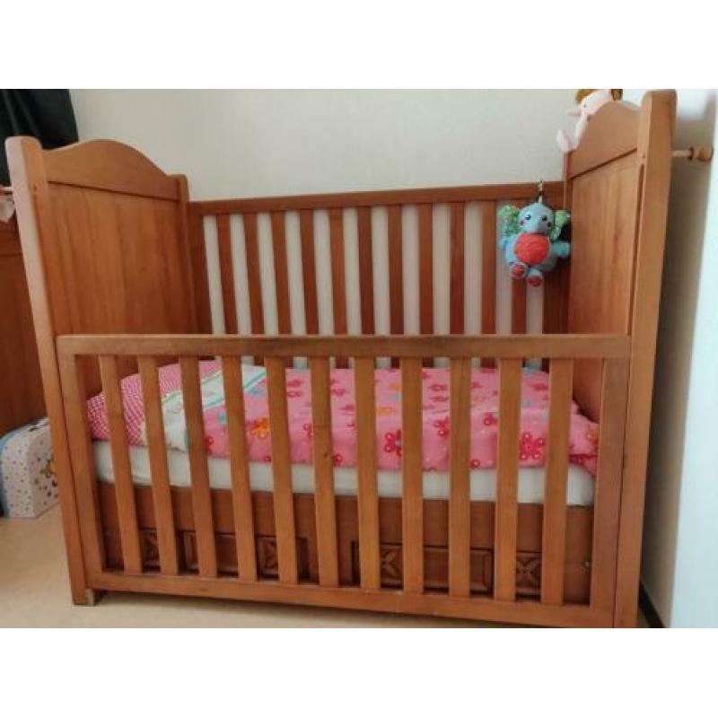 Unieke babykamer, gemaakt in Peru van houtsoort Piquia