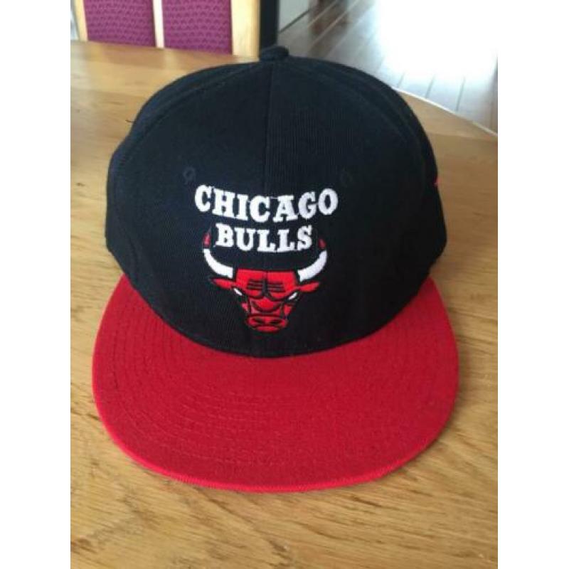 Snapback petten €10 P/S