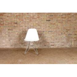 Vitra eames DSR stoelen bij TheReSales