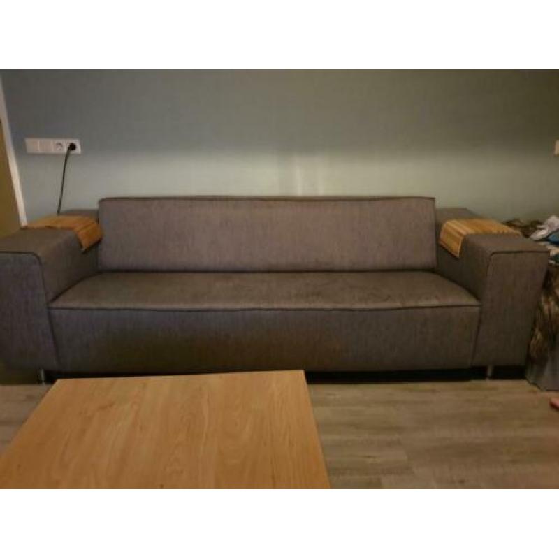 Nette design bank van Jame