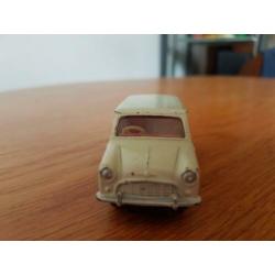Dinky toys Morris Mini Traveller