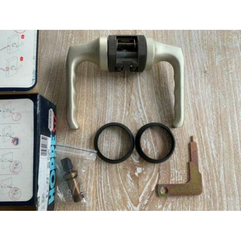 Nieuwe set Hoppe HCS loopdeurkrukken. All in one systeem