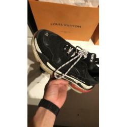 Balenciaga Triple s (40) (Gucci Louis vuiton dior ysl yeezy)