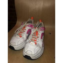 NIKE M2K TEKNO DAMES maat 40.5