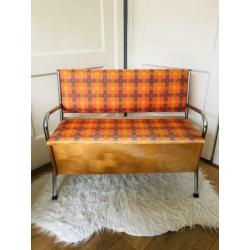 Gaaf retro klepbankje met metalen buizenframe vintage bankje