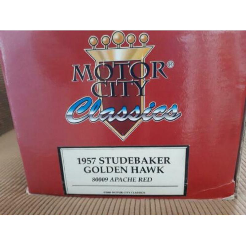Studebaker Golden Hawk rood 1957 Motor City Classic 1:18 KRD