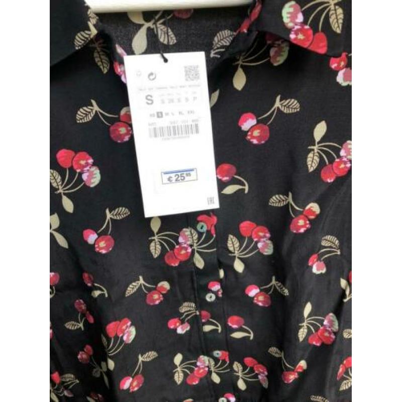 Nieuw: Zara blousje zwart met kersjes maat S