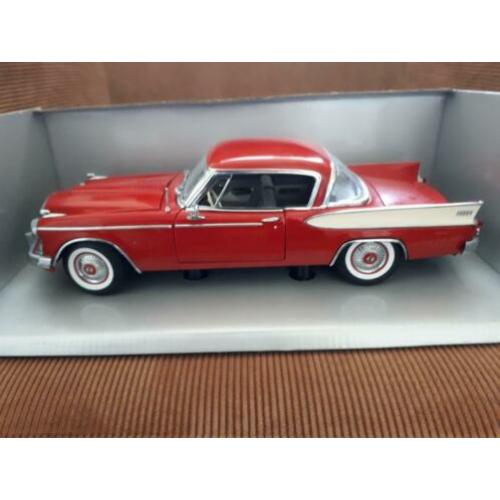 Studebaker Golden Hawk rood 1957 Motor City Classic 1:18 KRD