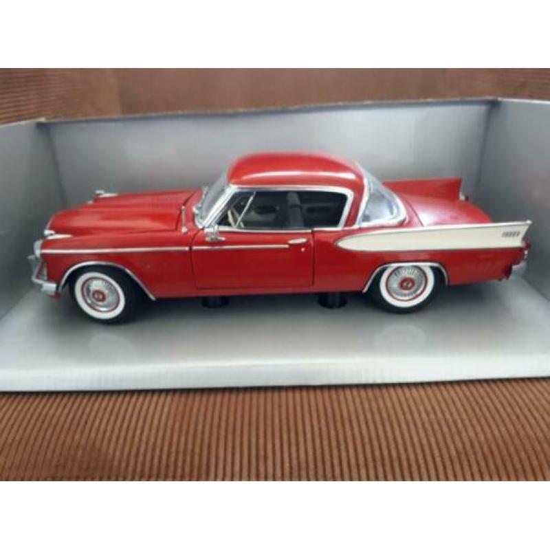Studebaker Golden Hawk rood 1957 Motor City Classic 1:18 KRD