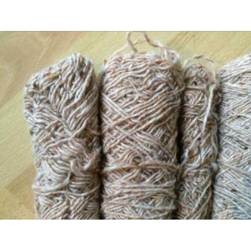 600 gram gesponnen schapenwol naturel nieuw