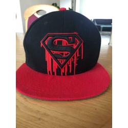 Snapback petten €10 P/S