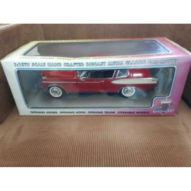 Studebaker Golden Hawk rood 1957 Motor City Classic 1:18 KRD