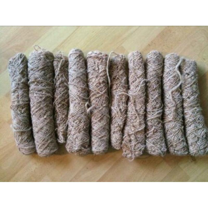 600 gram gesponnen schapenwol naturel nieuw