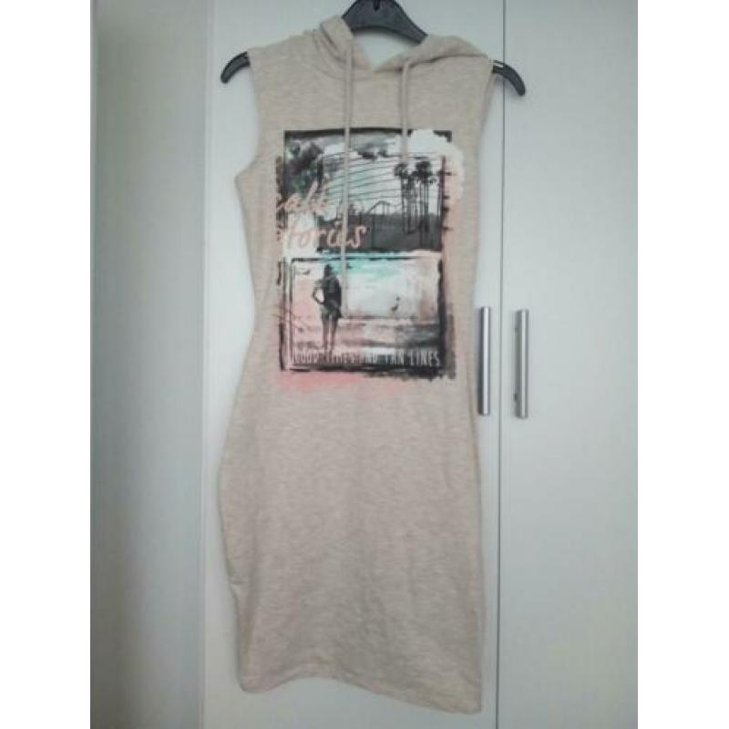 Leuke jurkjes maat XS 4 95 PST