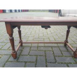 Mini bijzet tafel met mini krukken