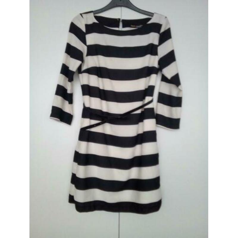 Leuke jurkjes maat XS 4 95 PST