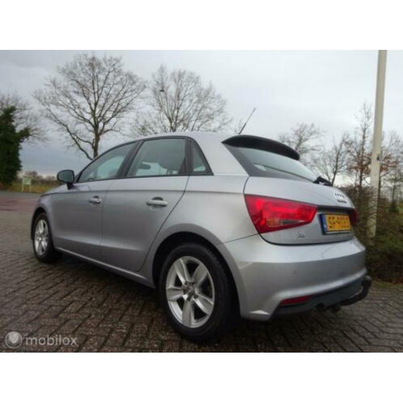 Audi A1 1.4 TDI Sportback '15 5drs. Navi/zeer nette auto!