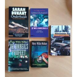 10 thrillers van 5 verschillende schrijvers