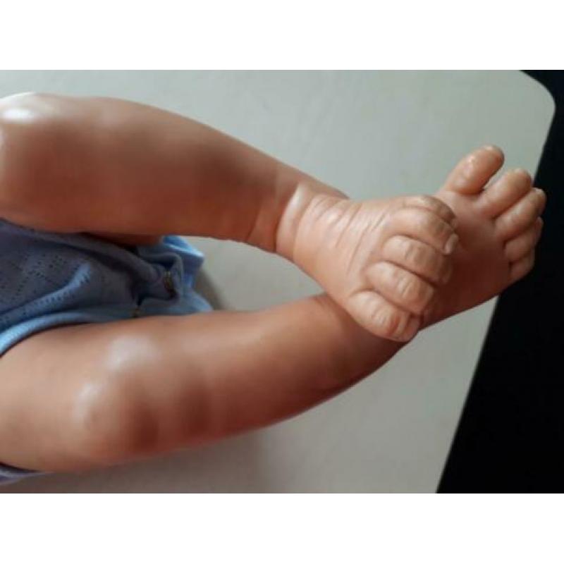 New Born baby pop, levensecht !