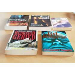 10 thrillers van 5 verschillende schrijvers