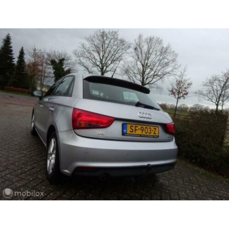 Audi A1 1.4 TDI Sportback '15 5drs. Navi/zeer nette auto!