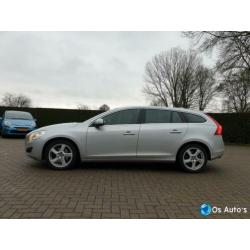 Volvo V60 D3 Momentum ADAPTIVE CRUISE*LUXE*D.RIEM NIEUW*VOL!