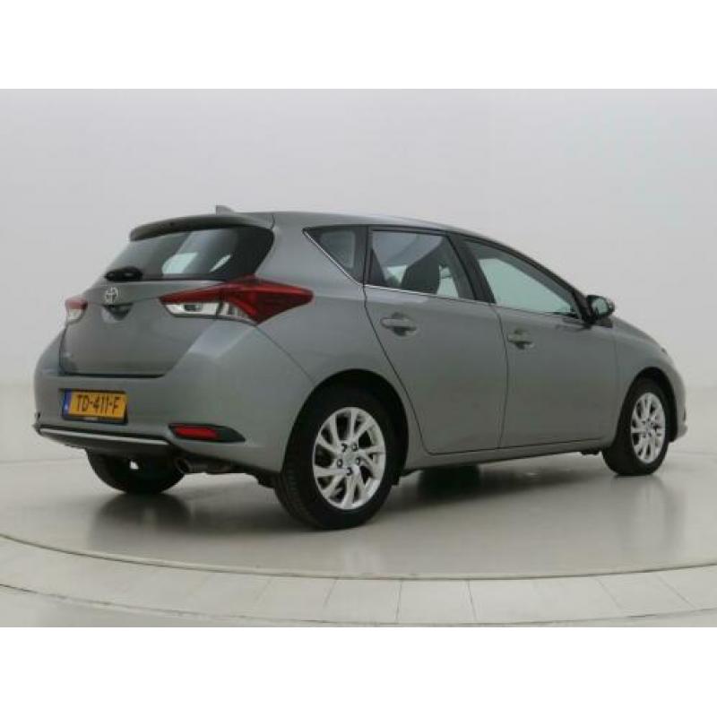 Toyota Auris 5-drs 1.2T Energy | Navigatie | LM-velgen | Par