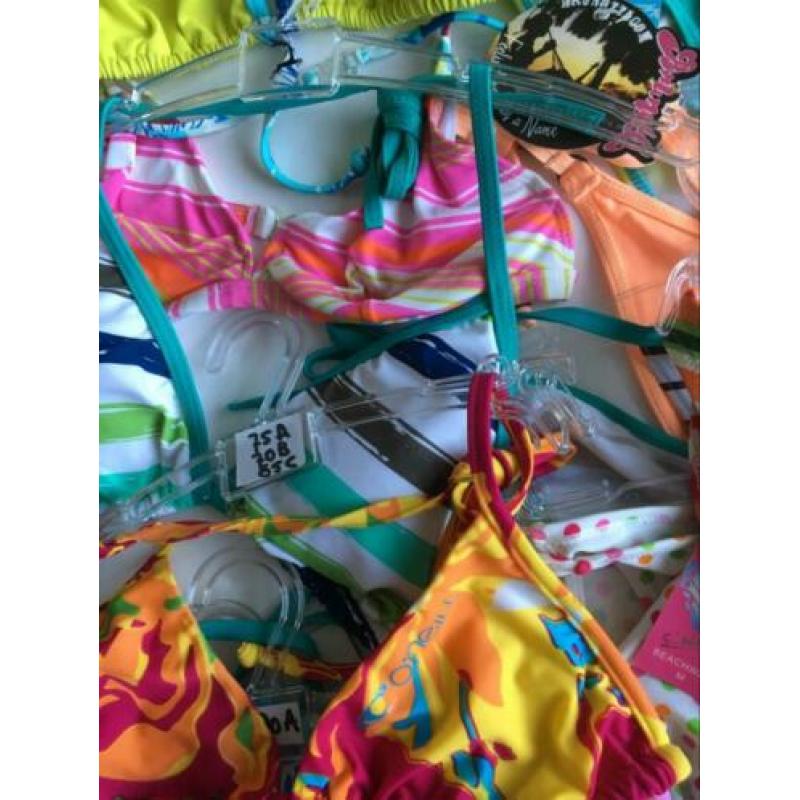 Partij badkleding 18 st. NIEUW tops broekjes shorts bikini’s