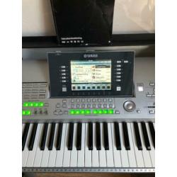 Yamaha Tyros 2 keyboard compleet!