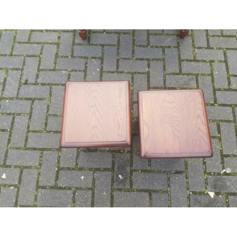 Mini bijzet tafel met mini krukken