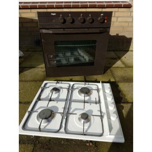 pelgrim Elektrische oven en 4 pit gaspit.