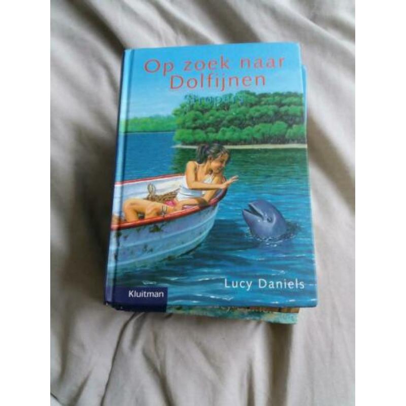 op zoek naar dolfijnen.