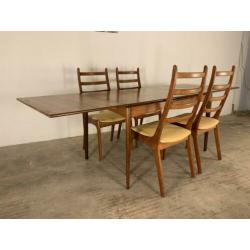 Moller tafel met ladder back stoelen vintage eetkamerset