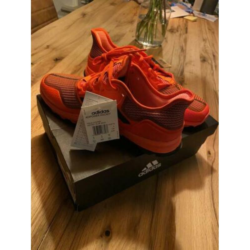 Nieuw!! Adidas Adipower, maar 42, hockeyschoen
