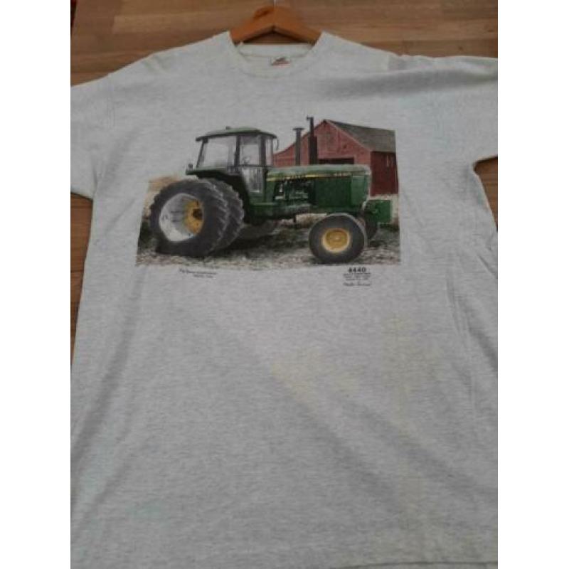 Diverse vintage JOHN DEERE t-shirt