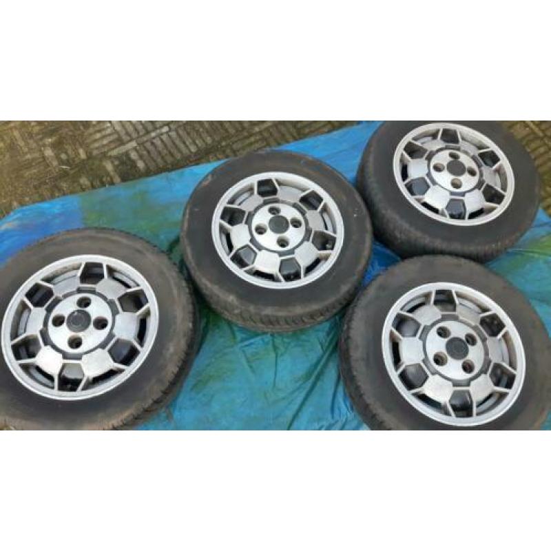 soccerbal velgen 2 sets saab te koop met 20 wielmoeren