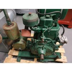 Petter motor met melkmachine pomp