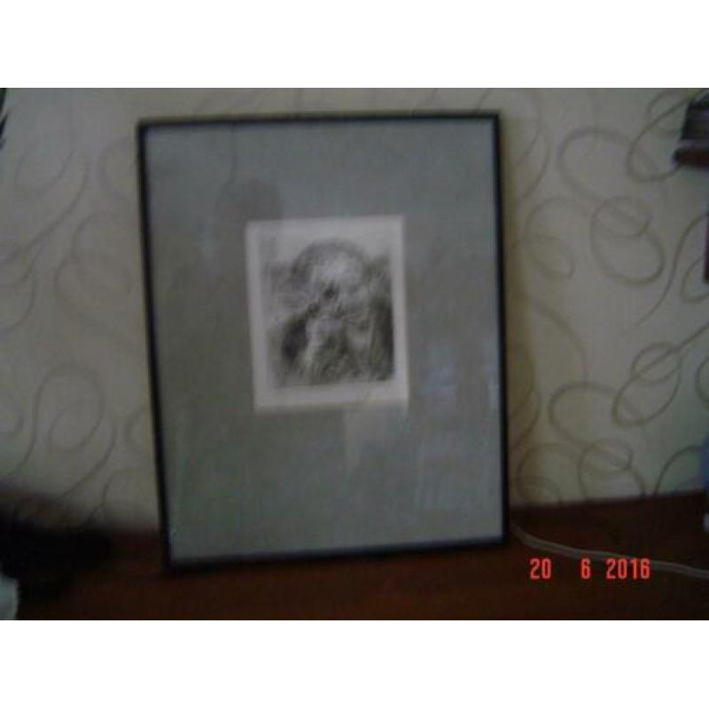 erts 50 X 40 cm man in over pynsing
