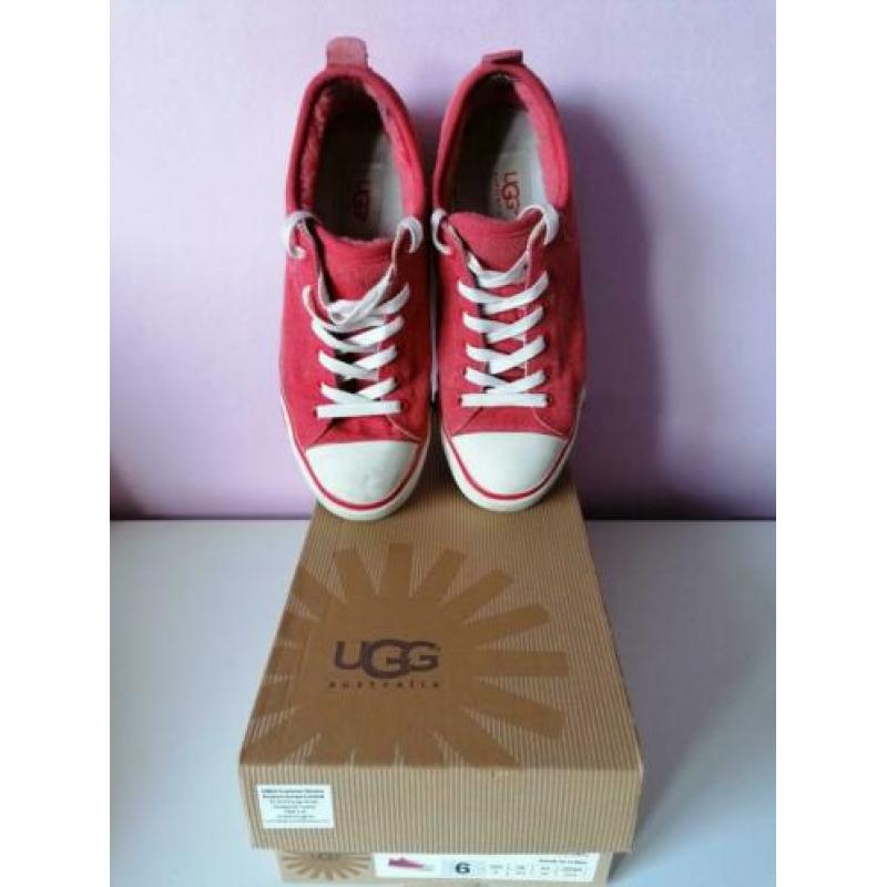 Uggs gympen maat 37